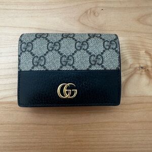 Gucci Black and Tan Women's Wallet
